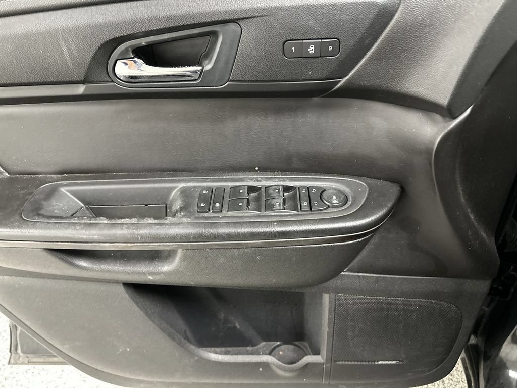 Used 2016 Chevrolet Traverse LTZ AWD/4WD image 11