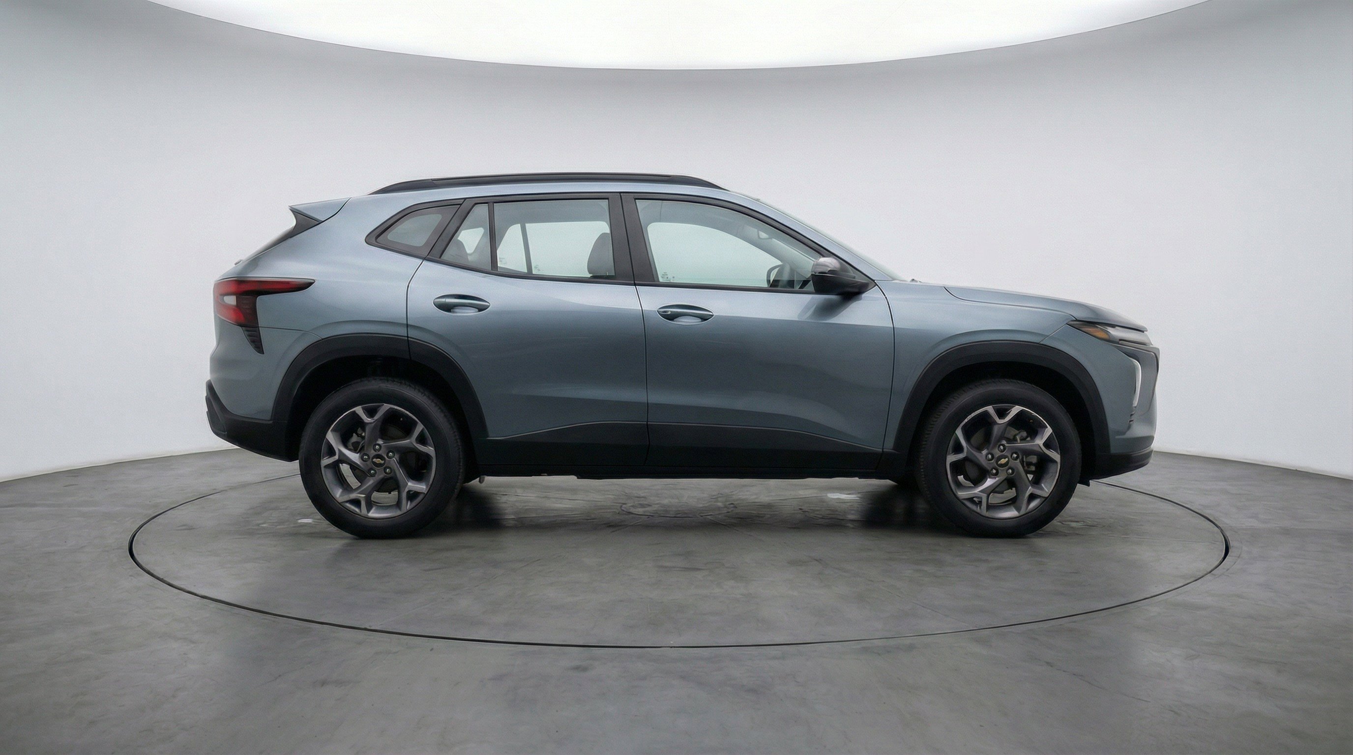 Used 2025 Chevrolet Trax LT image 11