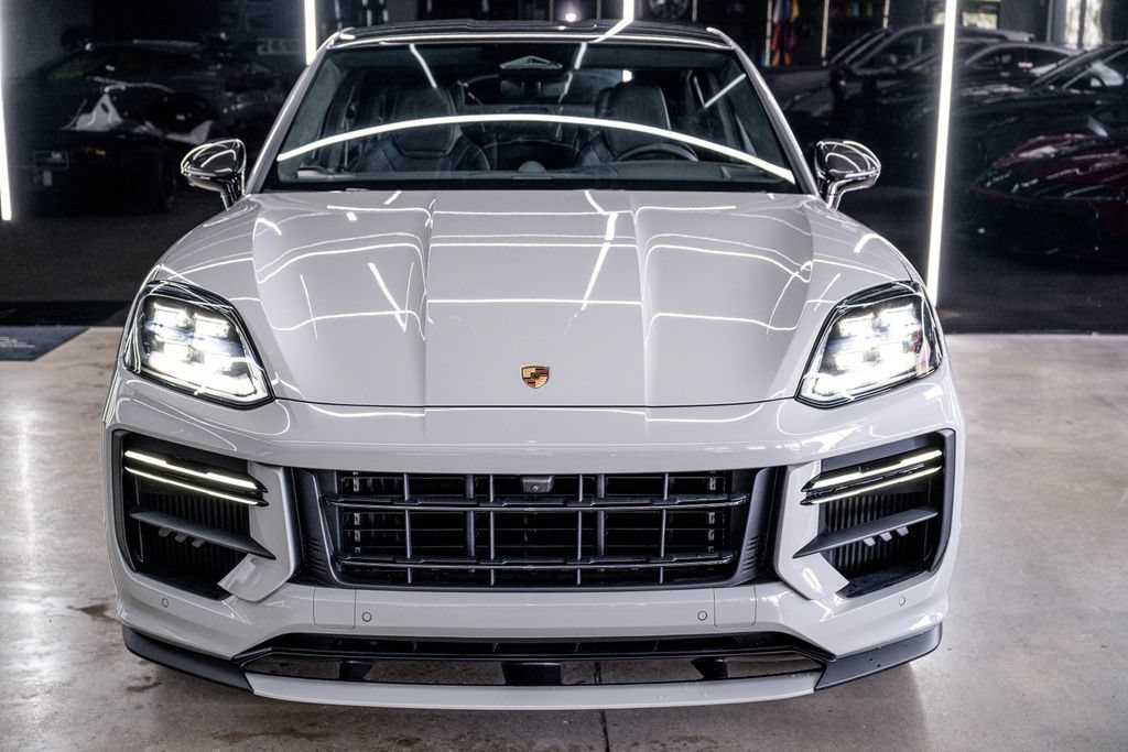 Used 2026 Porsche Cayenne Turbo GT AWD/4WD image 4