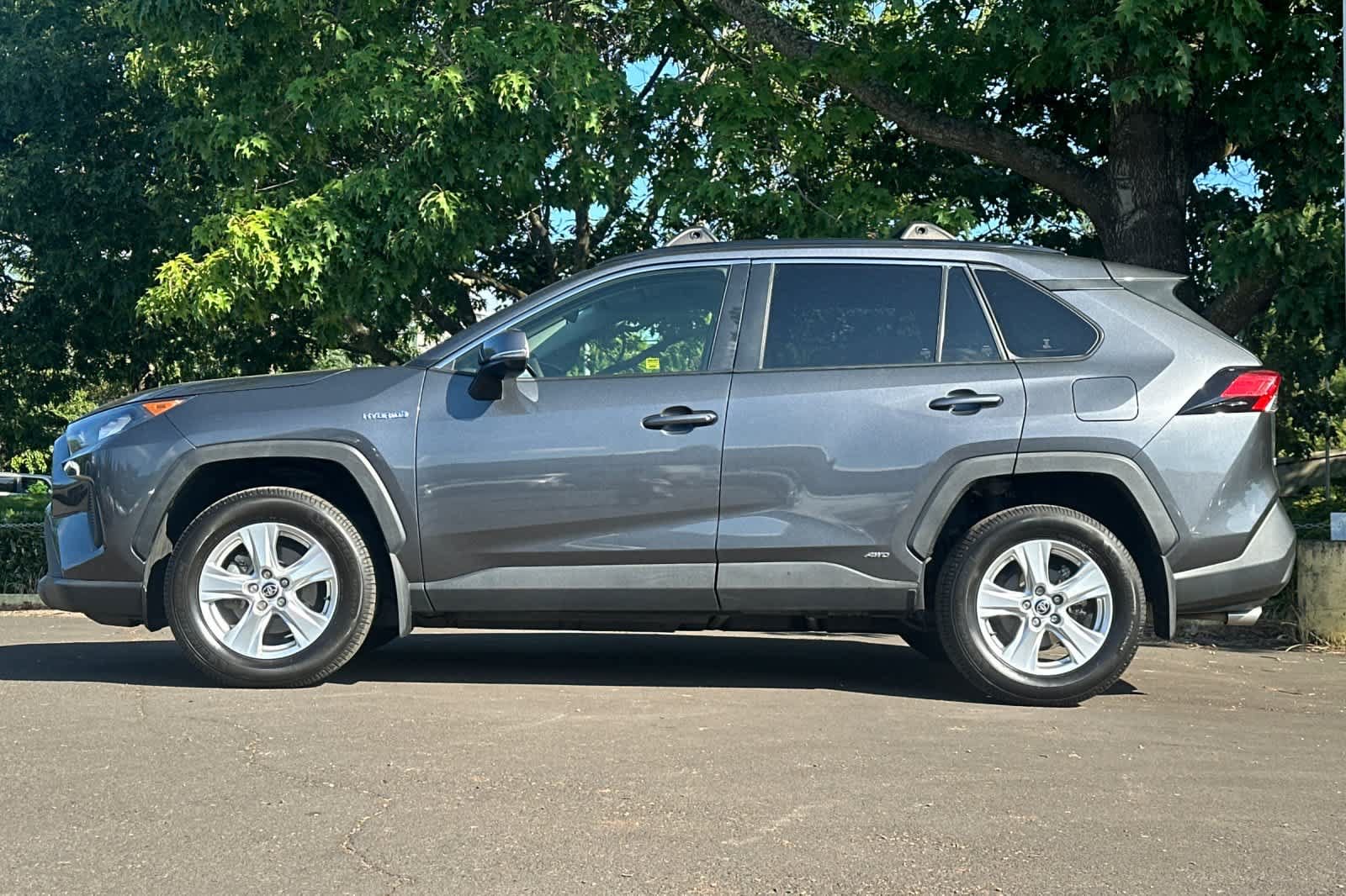Used 2020 Toyota RAV4 LE w/ All Weather Liner Package AWD/4WD image 5