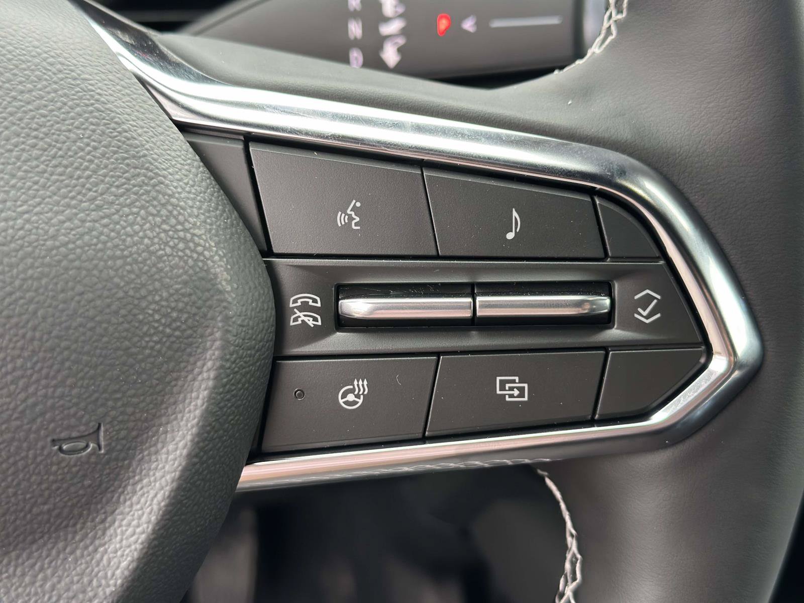 New 2026 Chevrolet Equinox EV LT AWD/4WD image 14