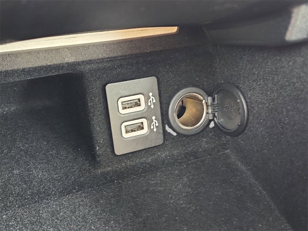 Used 2020 Lincoln Continental Reserve w/ Luxury Package image 28