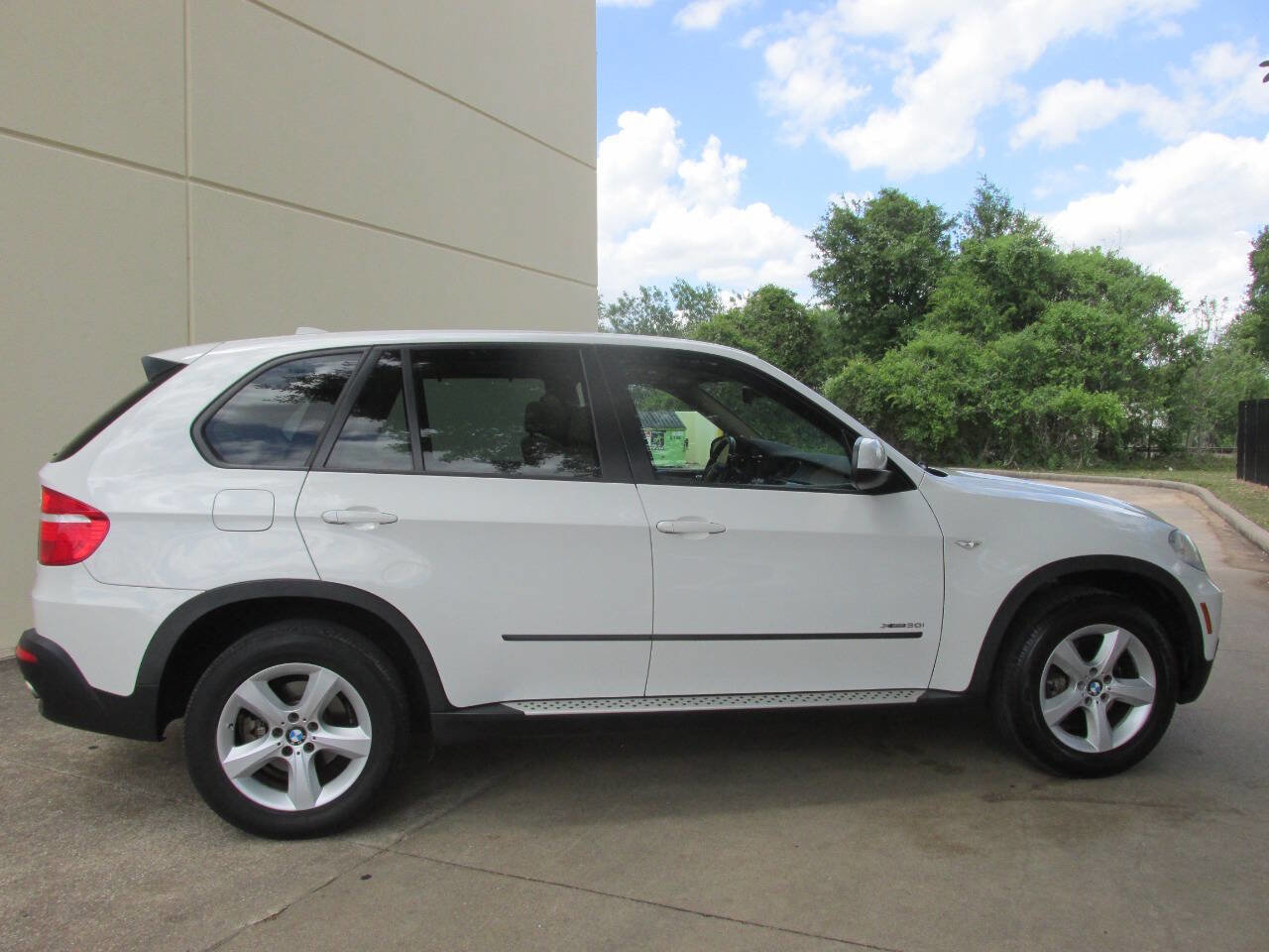 Used 2010 BMW X5 xDrive30i image 8