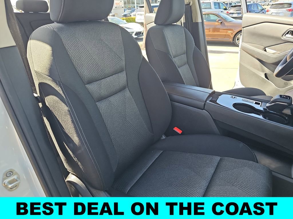 Used 2024 Nissan Rogue SV image 10