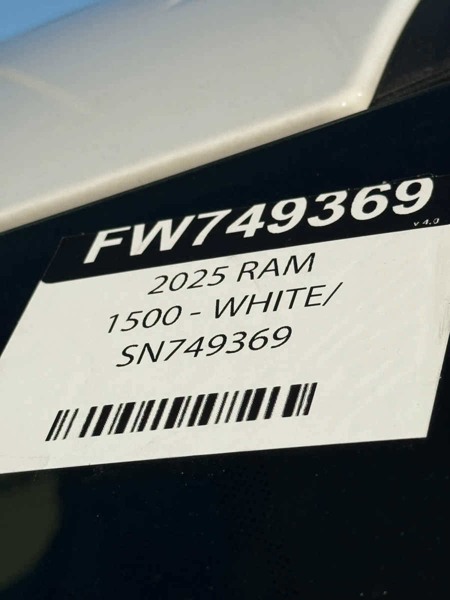 New 2025 RAM 1500 Laramie w/ Sport Appearance Package AWD/4WD image 31