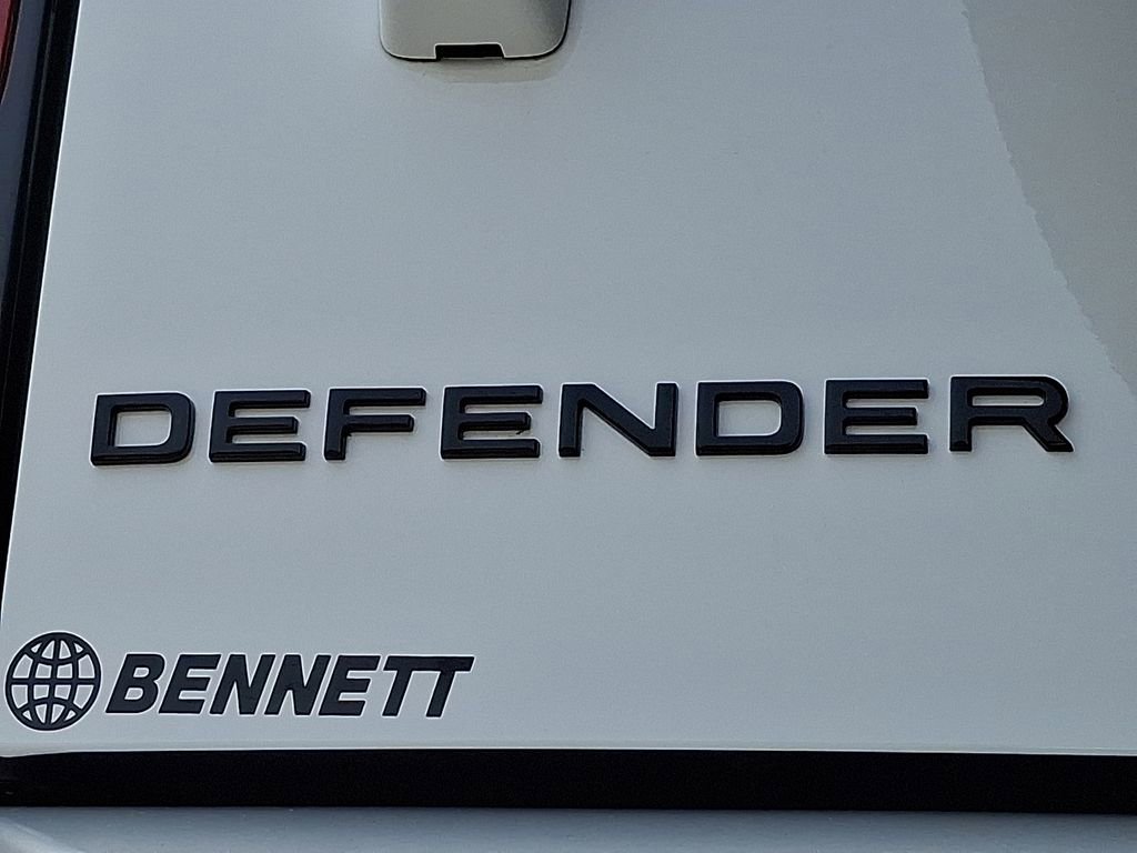 New 2025 Land Rover Defender 110 S image 25