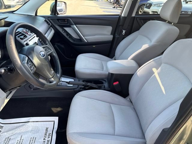 Used 2016 Subaru Forester 2.5i Premium AWD/4WD image 9