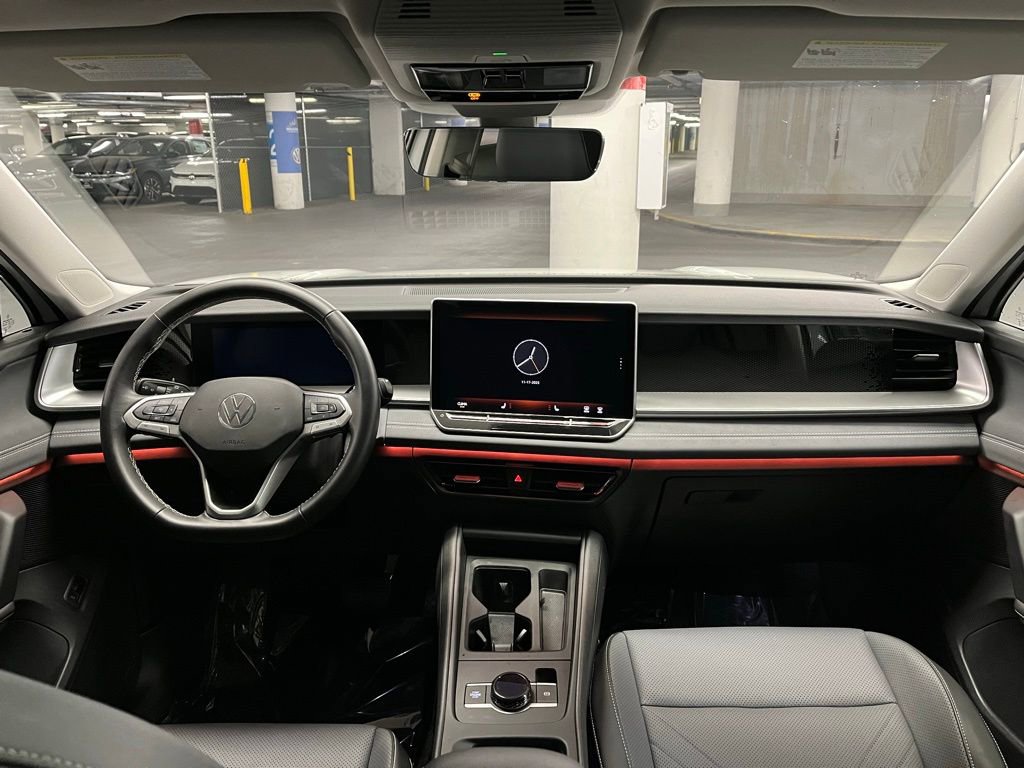 New 2025 Volkswagen Tiguan SE image 7