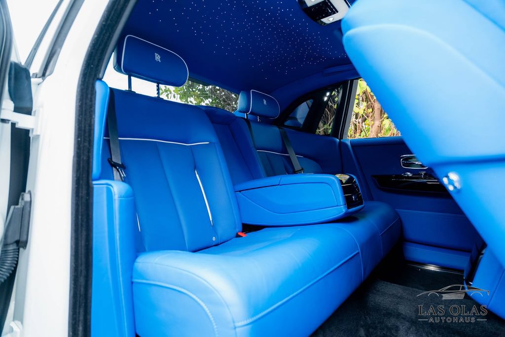 Used 2024 Rolls-Royce Phantom Sedan RWD image 58
