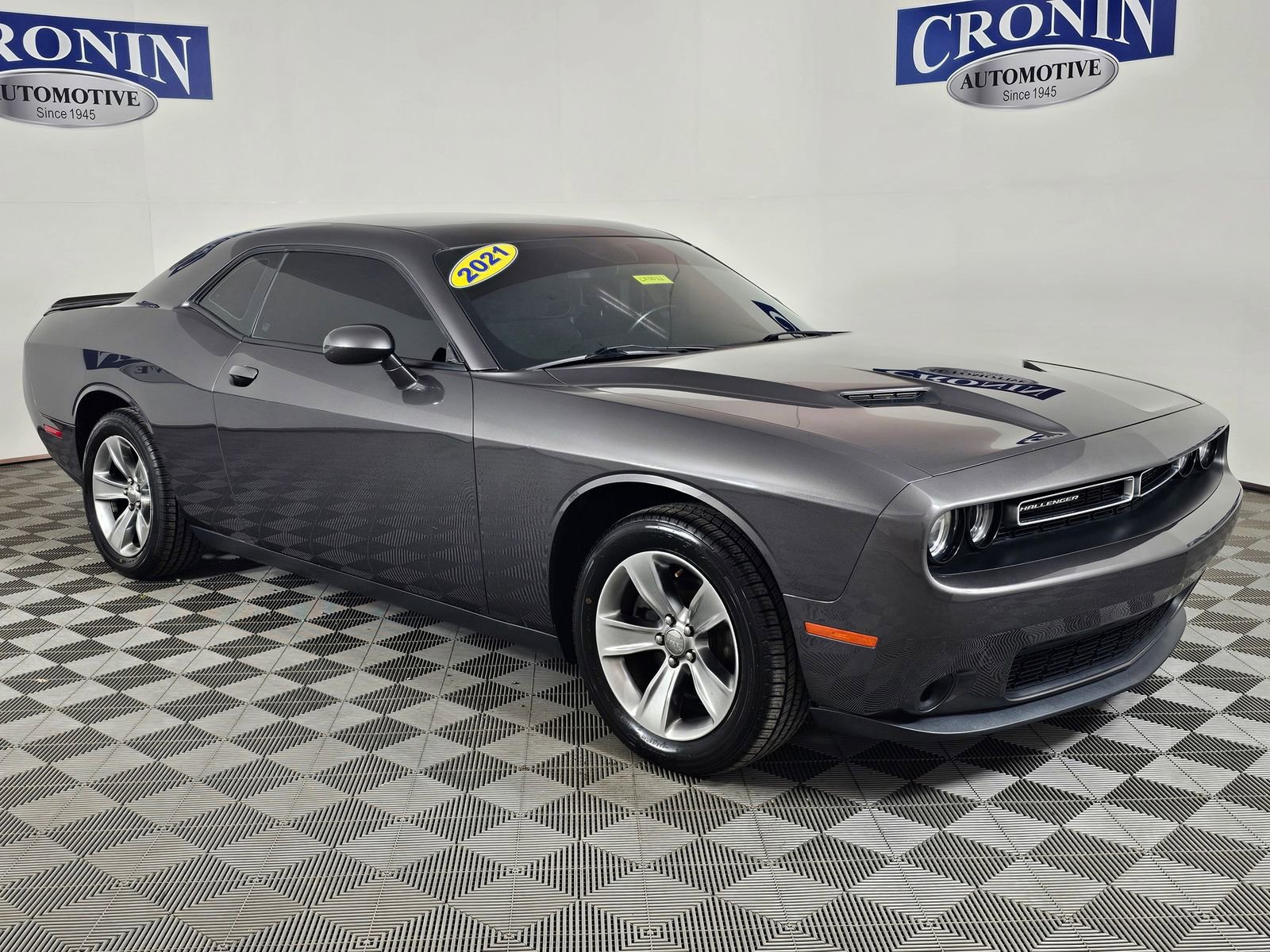 Used 2021 Dodge Challenger SXT image 8