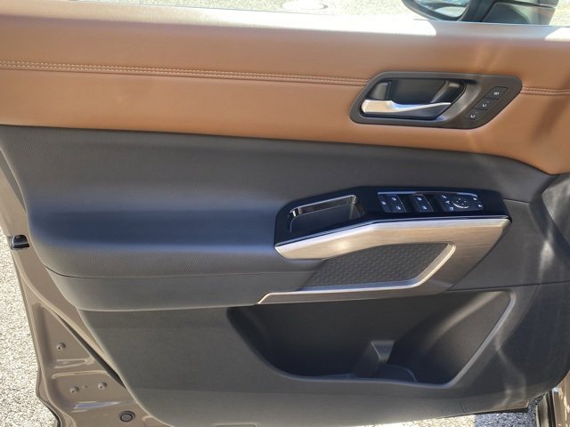 Used 2023 Nissan Pathfinder Platinum image 12