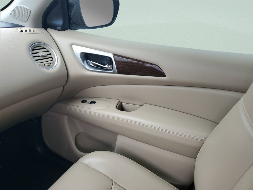 Used 2019 Nissan Pathfinder Platinum FWD image 13