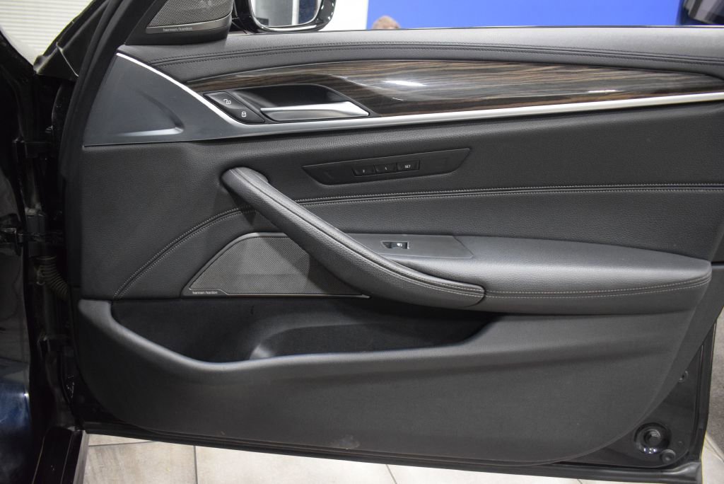 Used 2019 BMW M550i xDrive w/ Premium Package 2 image 16