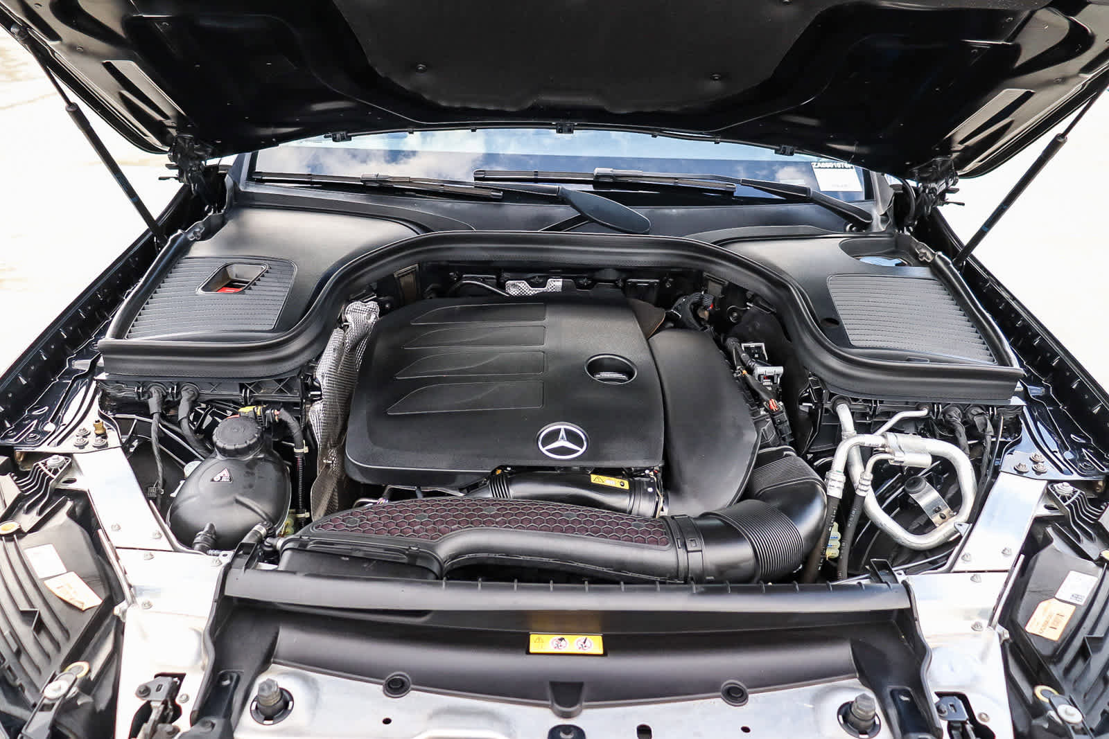 Used 2020 Mercedes-Benz GLC 300 image 38
