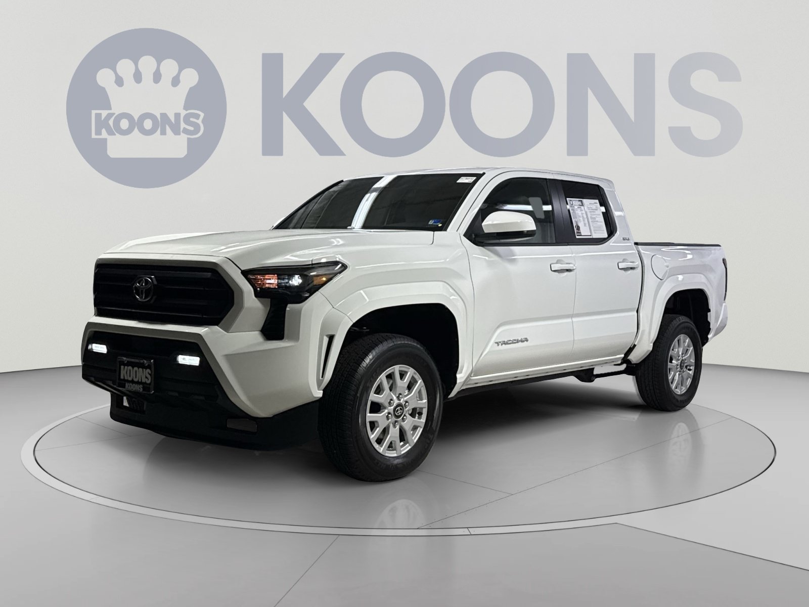 Used 2026 Toyota Tacoma SR5 AWD/4WD image 1