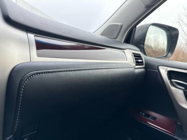 Used 2018 Lexus GX 460 Premium w/ Premium Package image 32