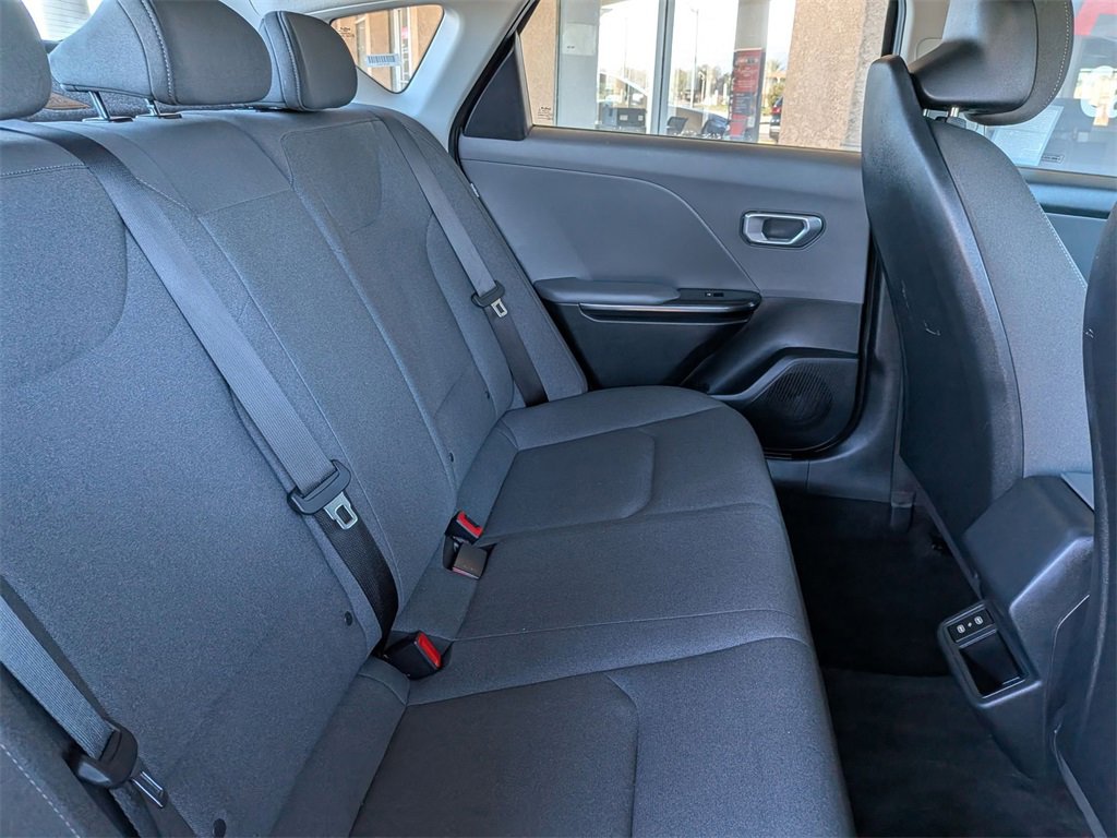 Used 2025 Kia K4 LXS image 30