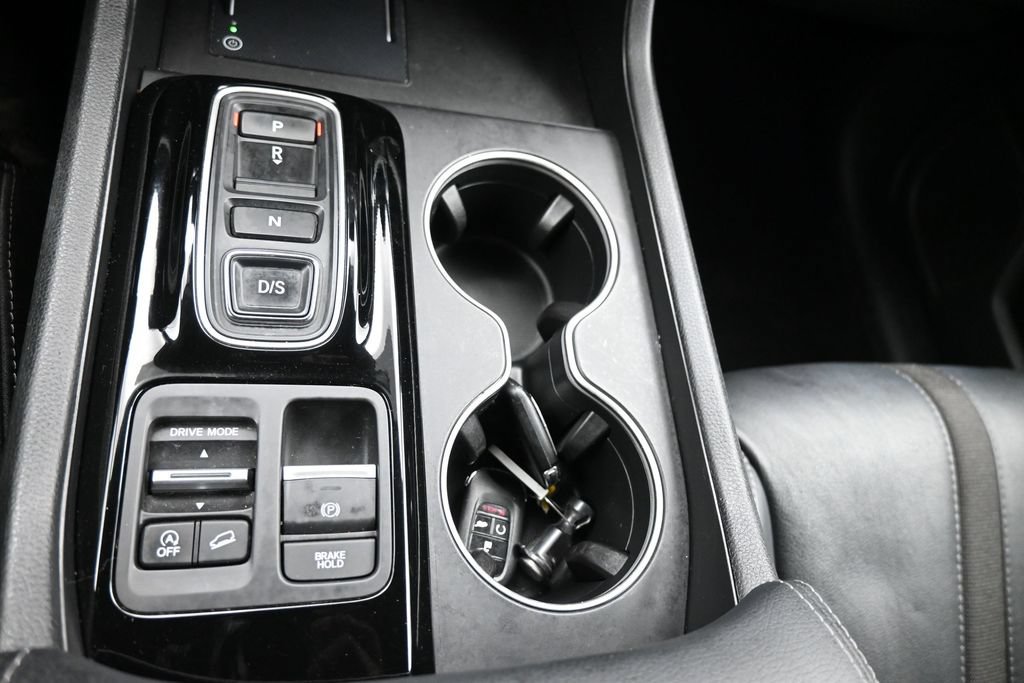 Certified 2025 Honda Pilot Touring image 17