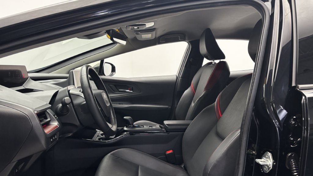 Certified 2023 Toyota Prius Prime FWD image 10