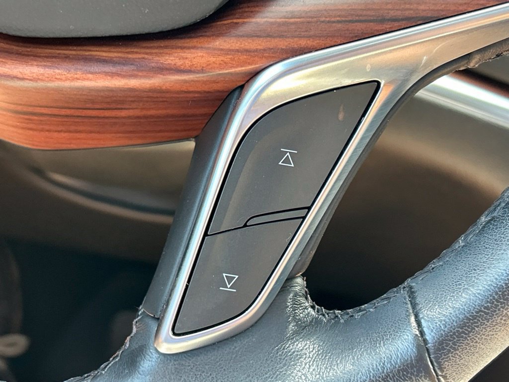 Used 2024 Cadillac XT5 Premium Luxury w/ Technology Package FWD image 30