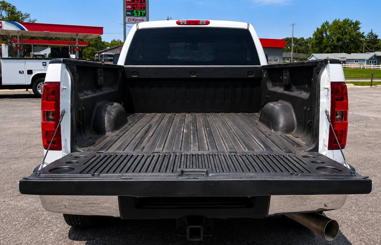 Used 2009 Chevrolet Silverado 2500 W/T AWD/4WD image 9