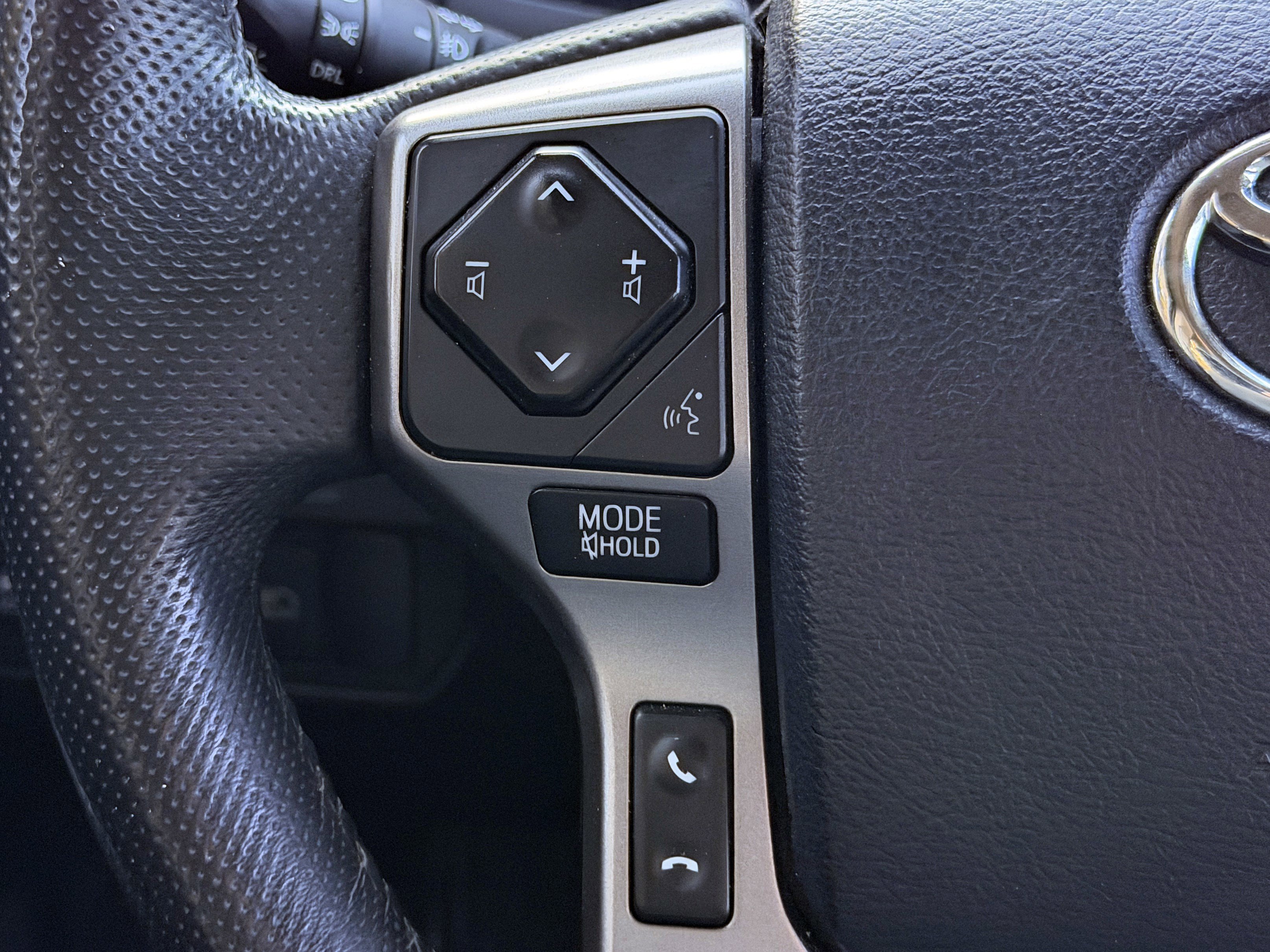 Used 2018 Toyota Tacoma SR5 image 12