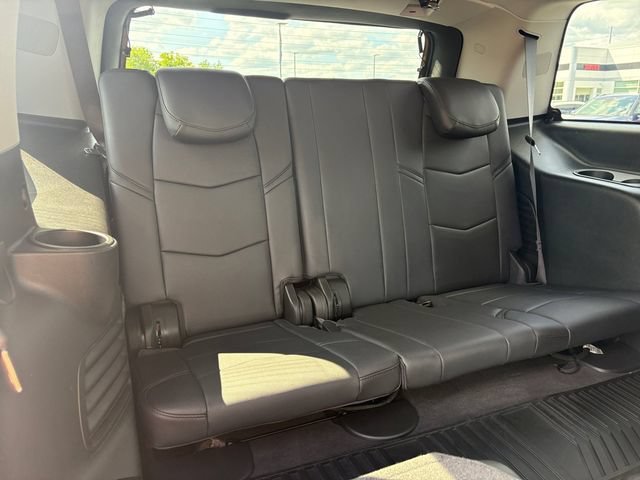 Used 2020 Cadillac Escalade Luxury AWD/4WD image 16