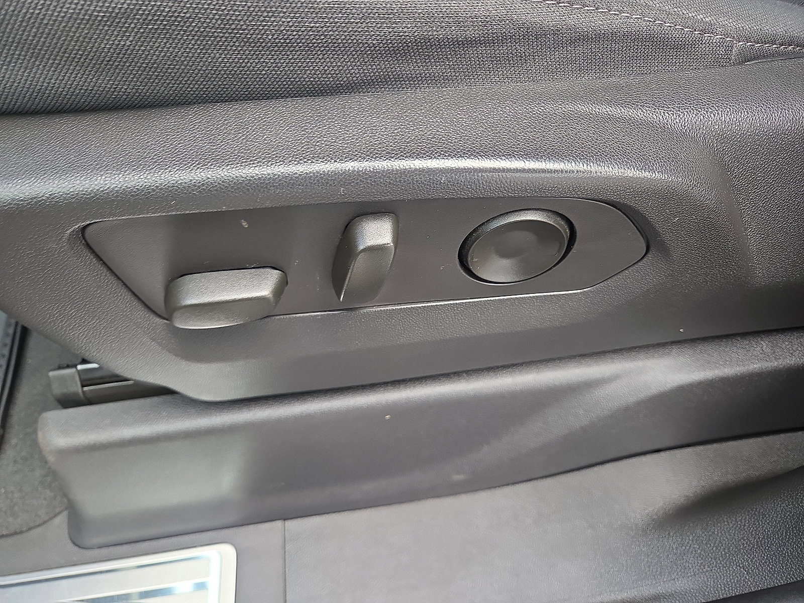 Certified 2023 Chevrolet Silverado 1500 LT image 31