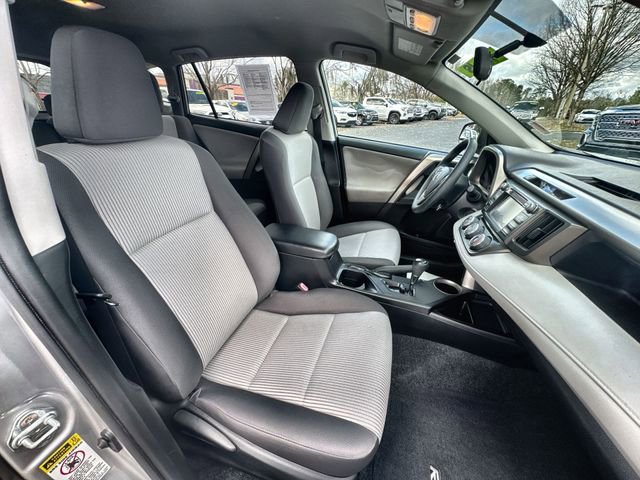 Used 2014 Toyota RAV4 LE image 31