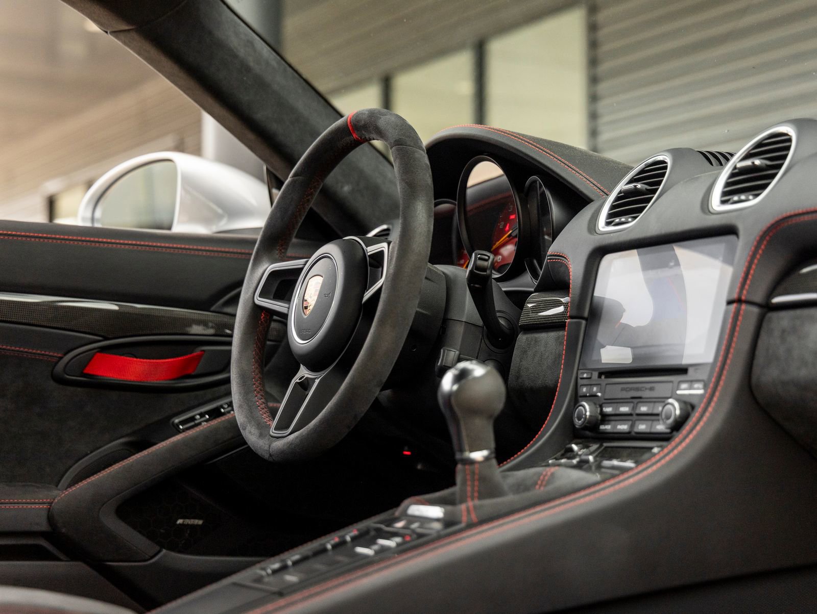 Used 2020 Porsche 718 Cayman GT4 RWD image 51