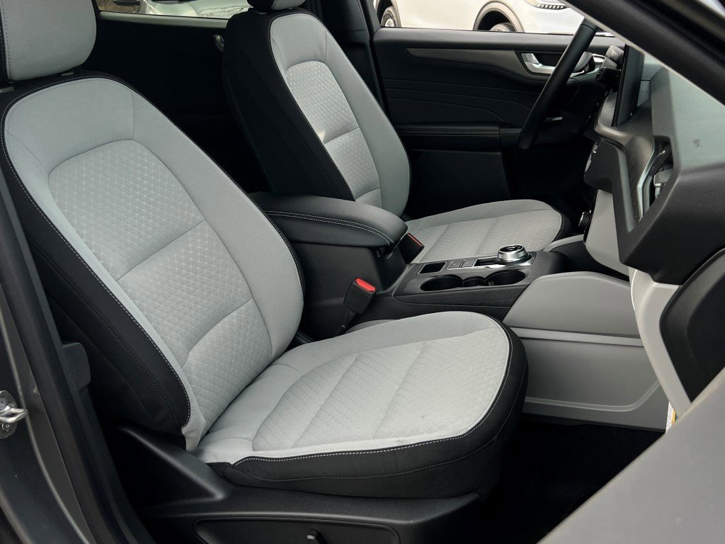 New 2026 Ford Escape Active w/ Active Premium Tech Pack AWD/4WD image 8