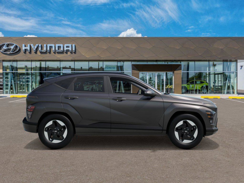 Used 2025 Hyundai Kona SEL FWD image 7