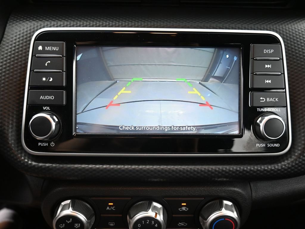 Used 2022 Nissan Kicks S image 9