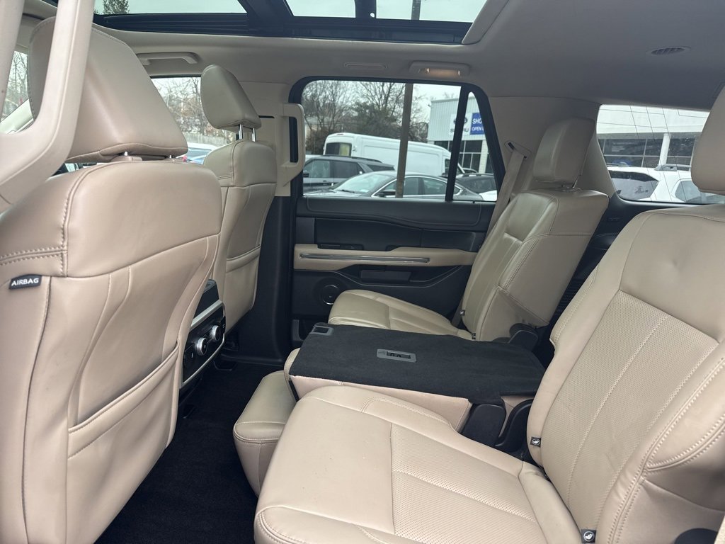 Used 2022 Ford Expedition XLT image 25