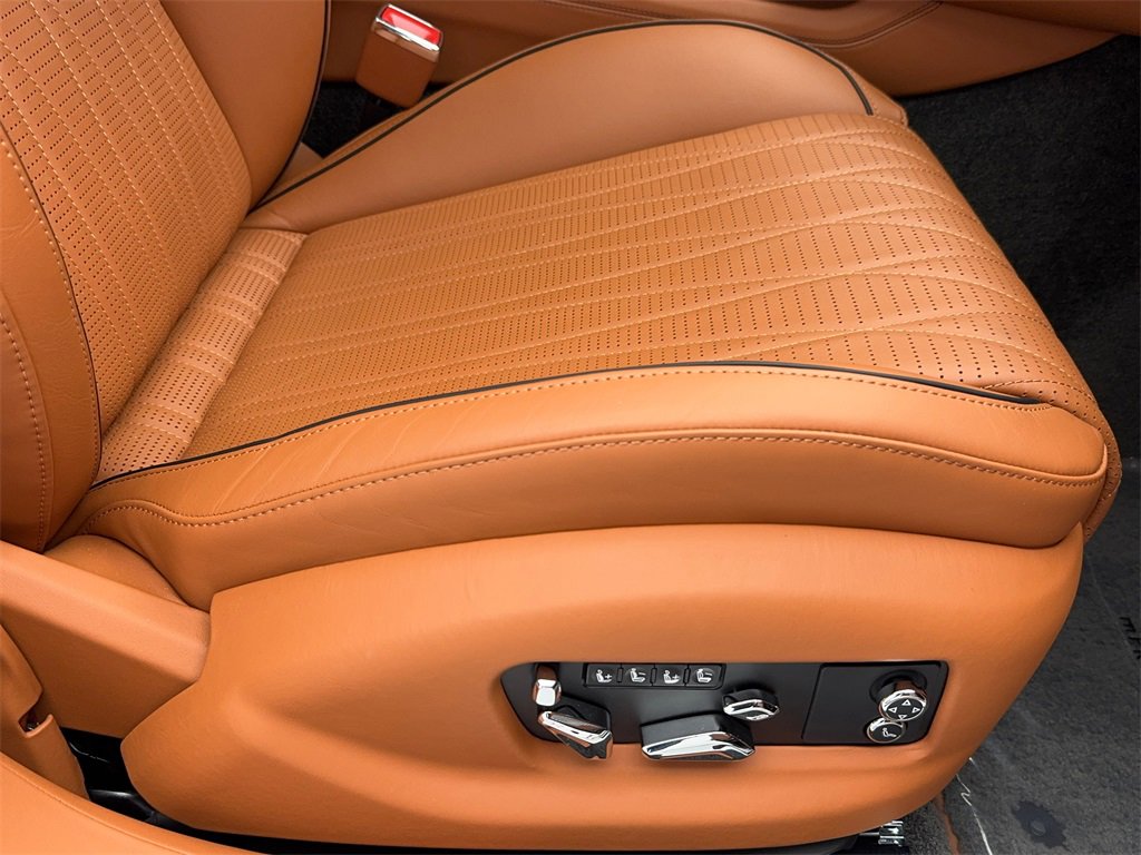 Used 2022 Bentley Flying Spur W12 image 55