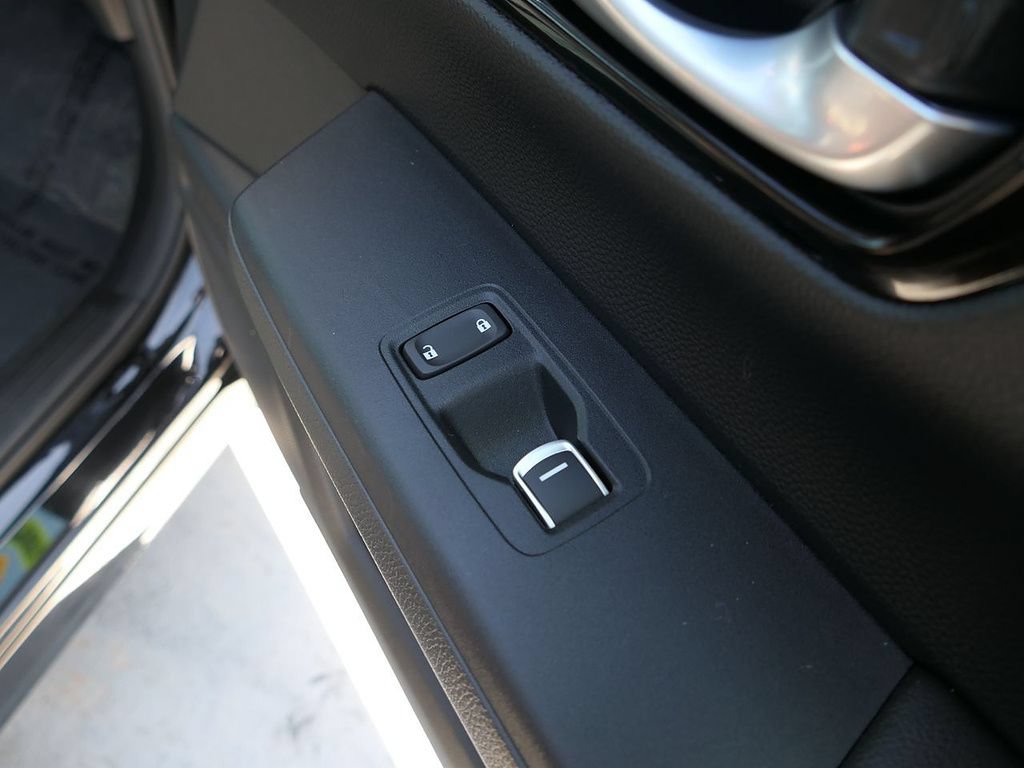 Used 2025 Honda CR-V EX-L image 42