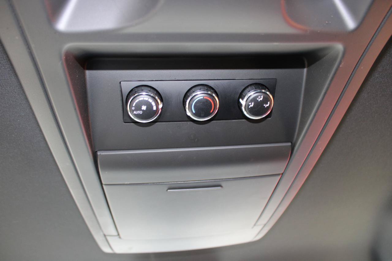 Used 2016 Dodge Grand Caravan SXT FWD image 12