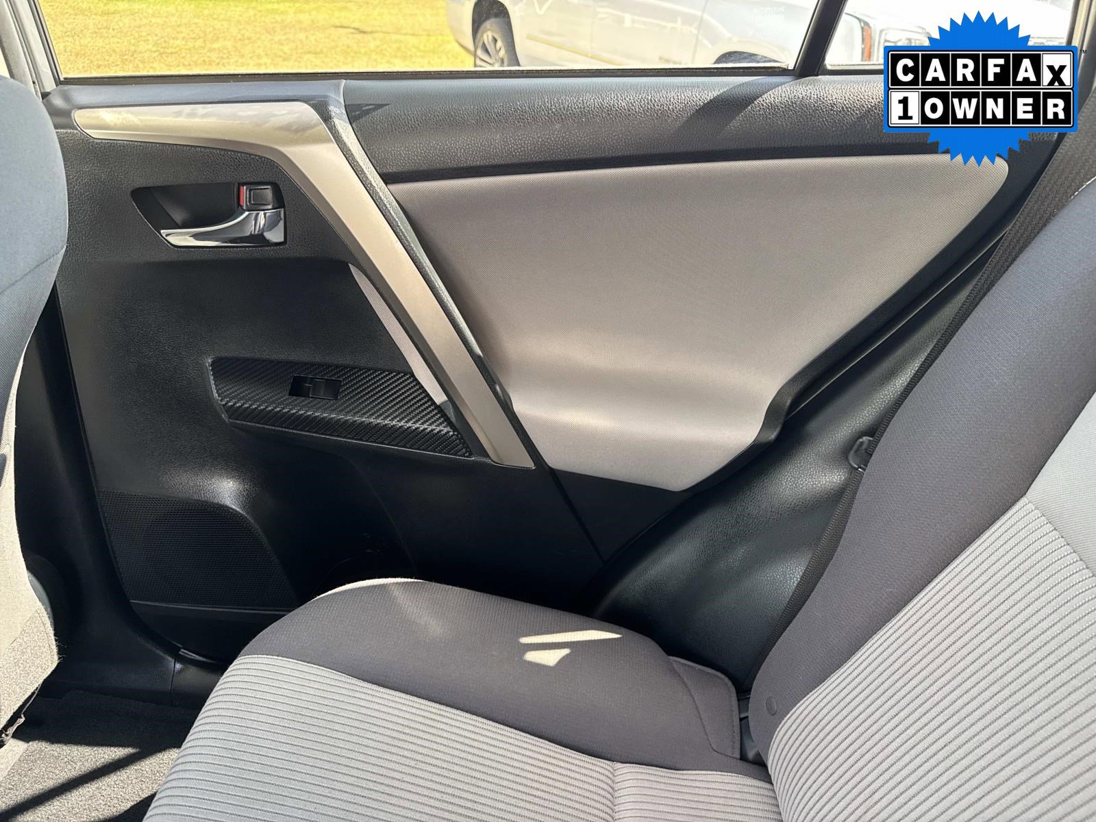 Used 2015 Toyota RAV4 XLE image 15