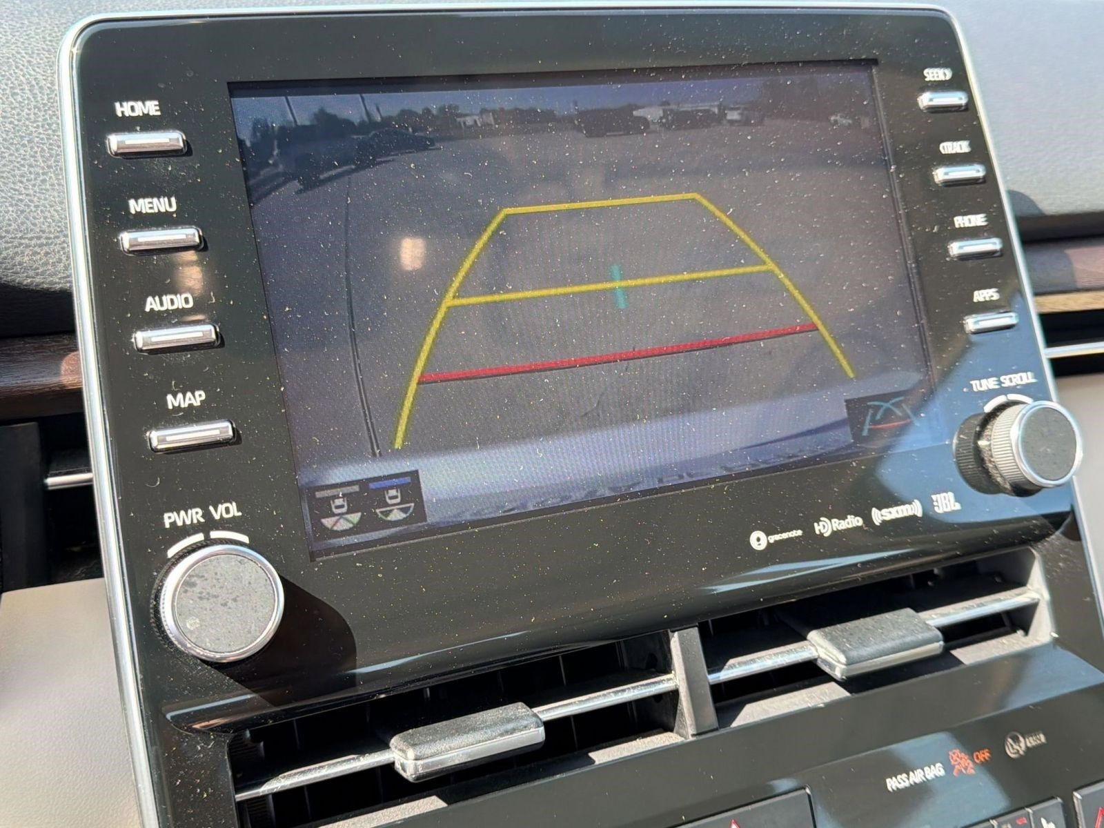 Used 2019 Toyota Avalon Limited image 22