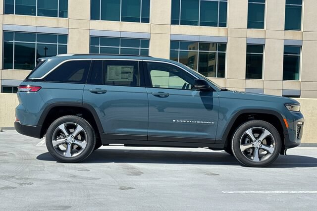 New 2026 Jeep Grand Cherokee Limited AWD/4WD image 24