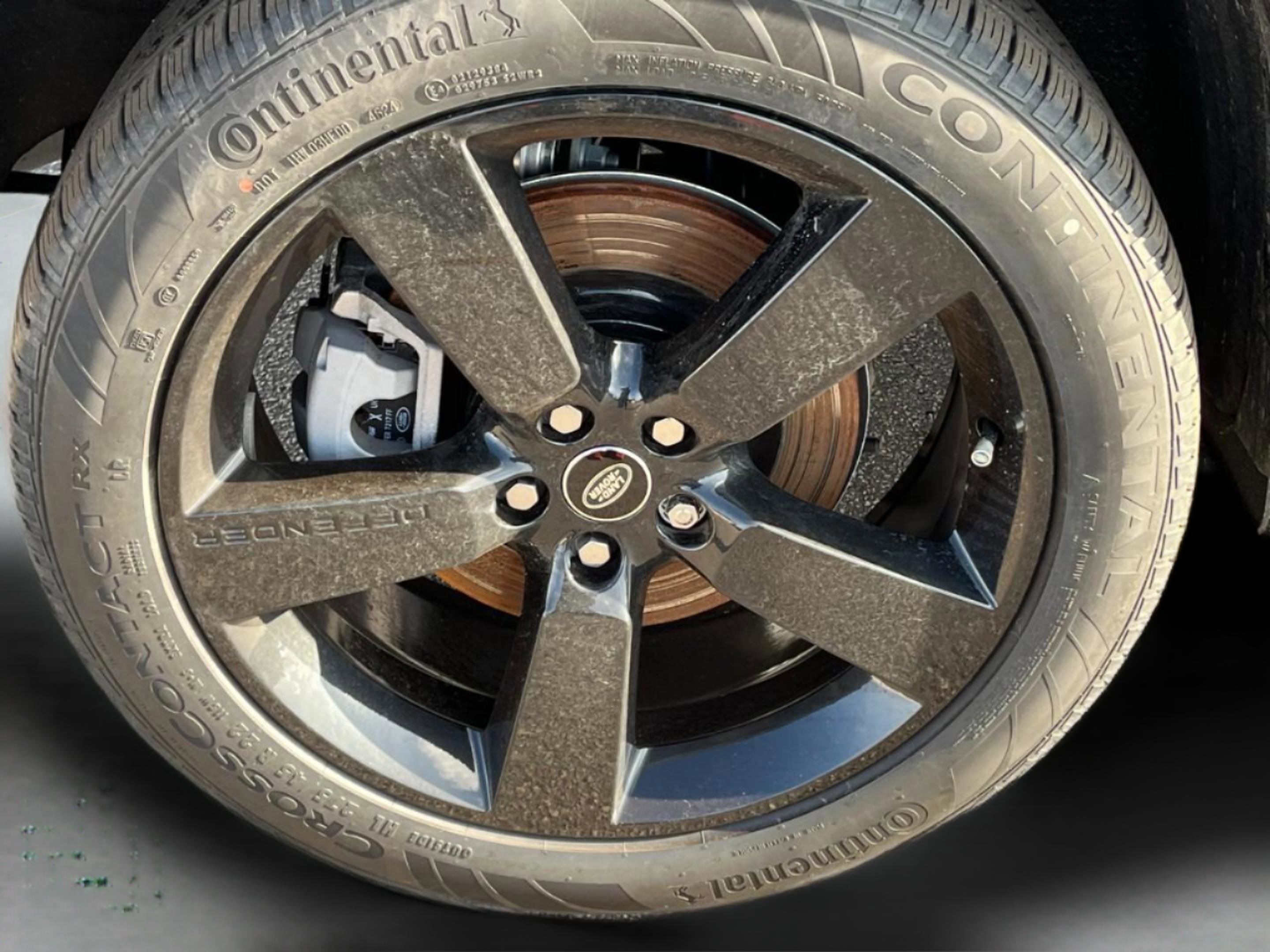 Certified 2025 Land Rover Defender 110 X-Dynamic SE image 8