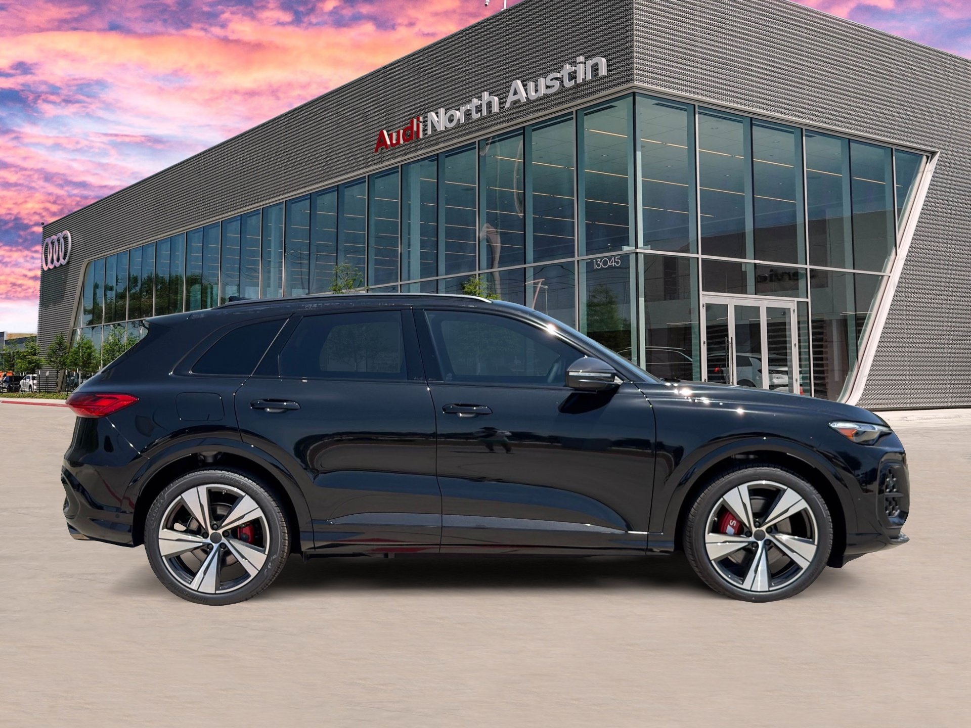 New 2026 Audi SQ5 Prestige AWD/4WD image 8