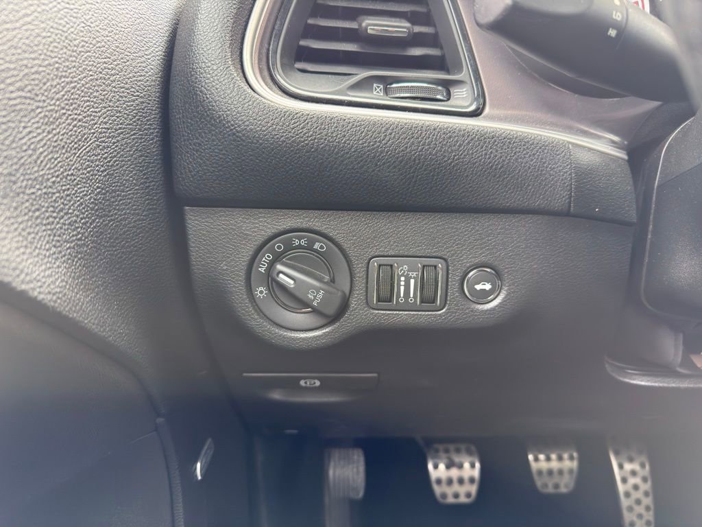 Used 2021 Dodge Challenger R/T Scat Pack w/ Shaker Package image 17