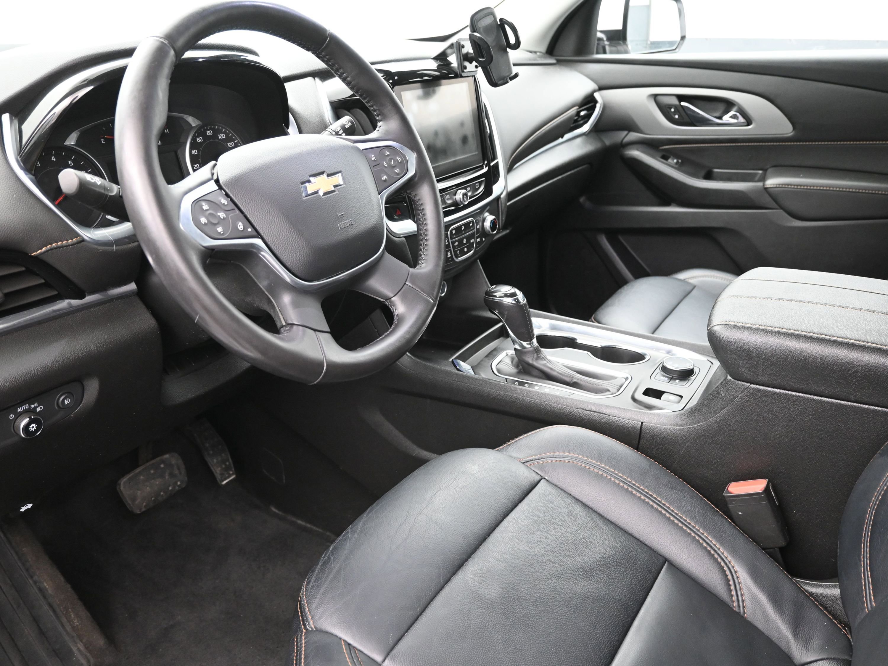 Used 2020 Chevrolet Traverse LT w/ Driver Confidence II Package AWD/4WD image 10