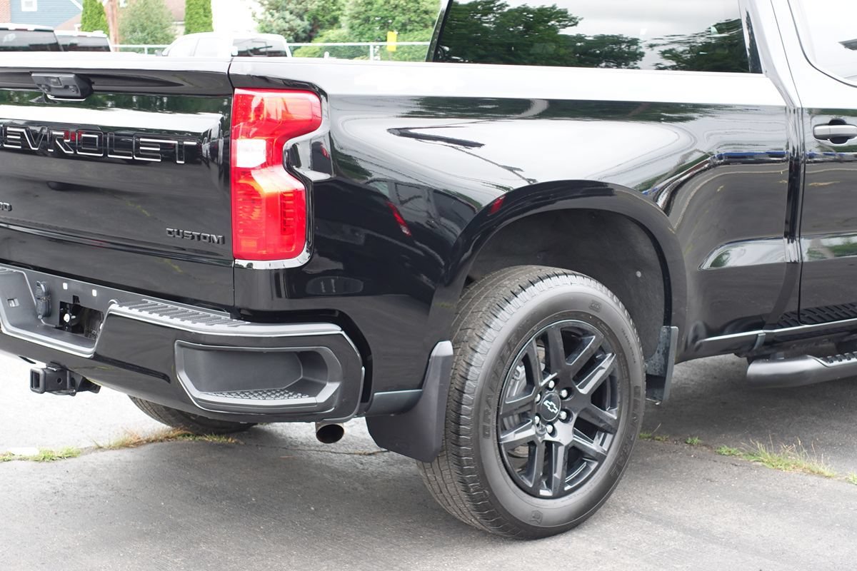 Used 2024 Chevrolet Silverado 1500 Custom AWD/4WD image 10