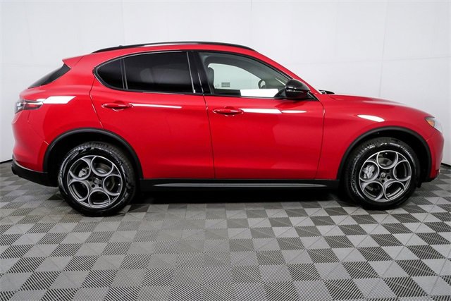 New 2025 Alfa Romeo Stelvio Sprint image 28