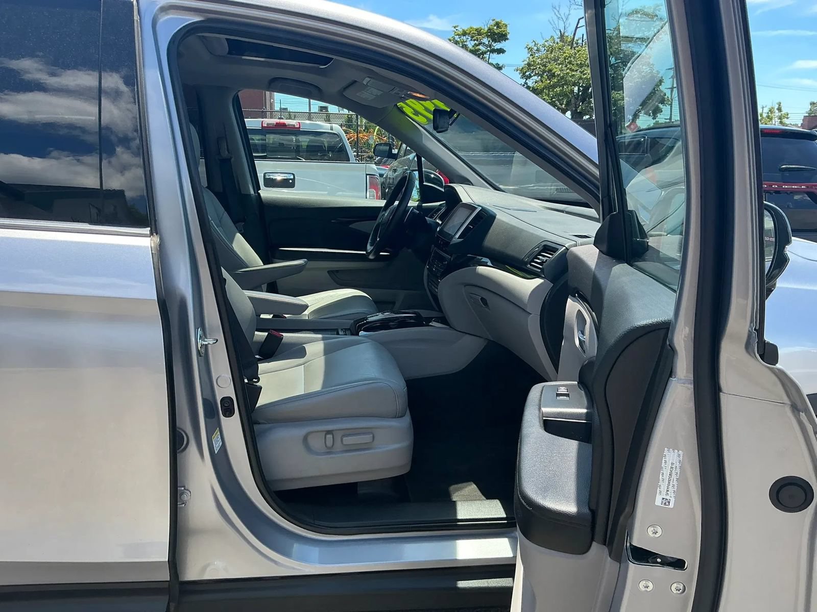 Used 2016 Honda Pilot Touring image 16