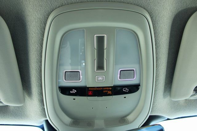 Used 2025 Volvo XC40 B5 Plus image 31