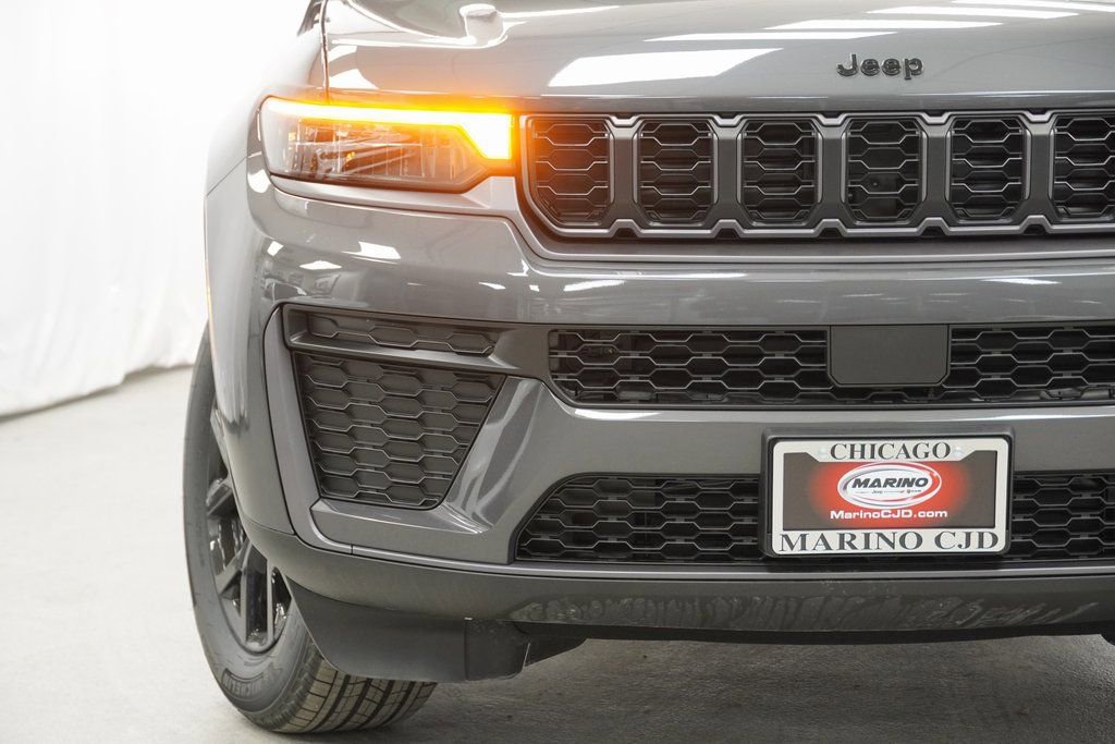 New 2026 Jeep Grand Cherokee Altitude image 6
