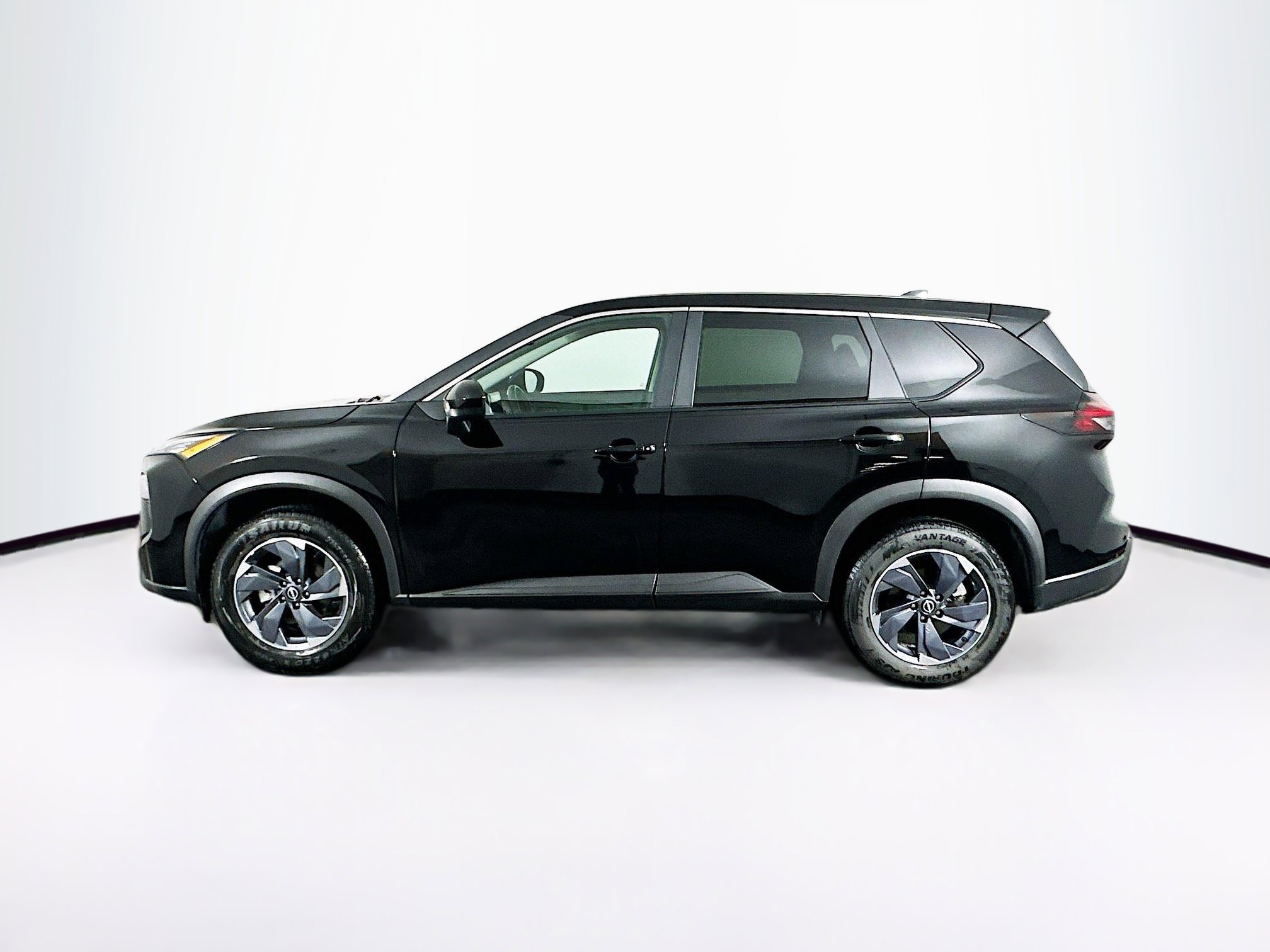 Used 2025 Nissan Rogue SV FWD image 4